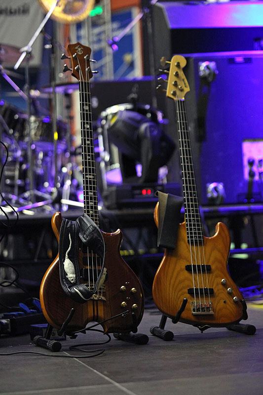 Petes basses.jpg
