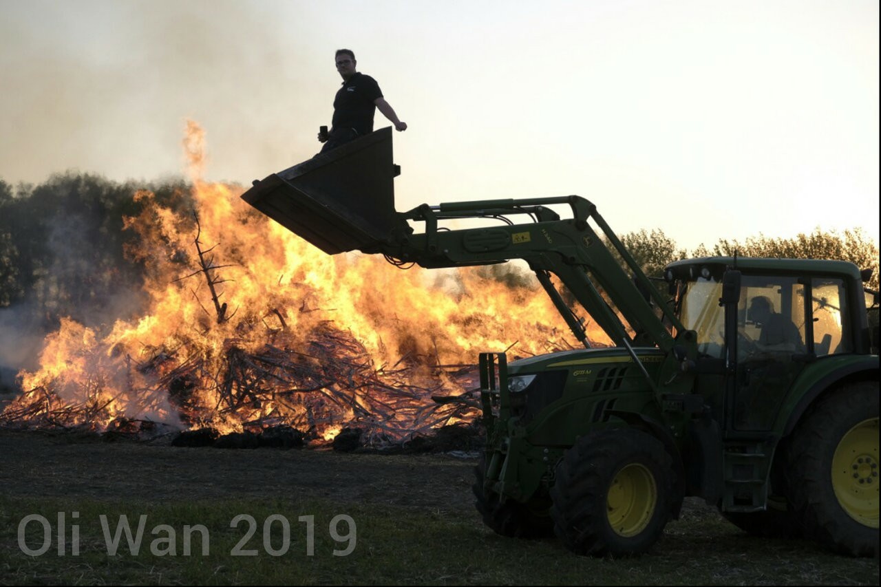 PhotoEditor_20190423_145819712.jpg