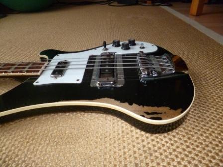 Rickenbacker 4001 - 3.JPG