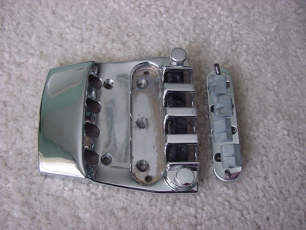 rickenbacker brücke wie 1979  loch für höhenverstellung.webp