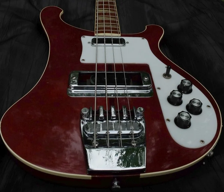 Rickenbacker4001_74_frontkorpus2.webp