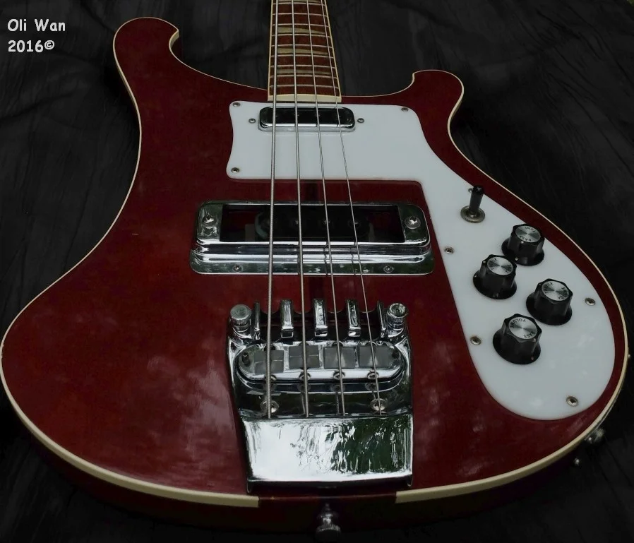 Rickenbacker4001_74_frontkorpus2.webp