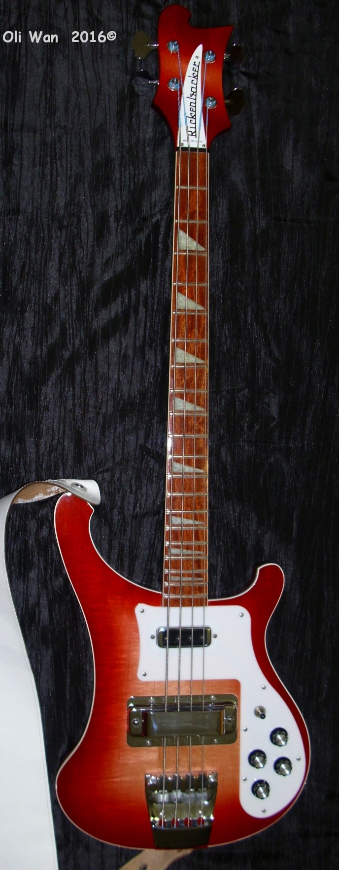Rickenbacker4003_front.jpg