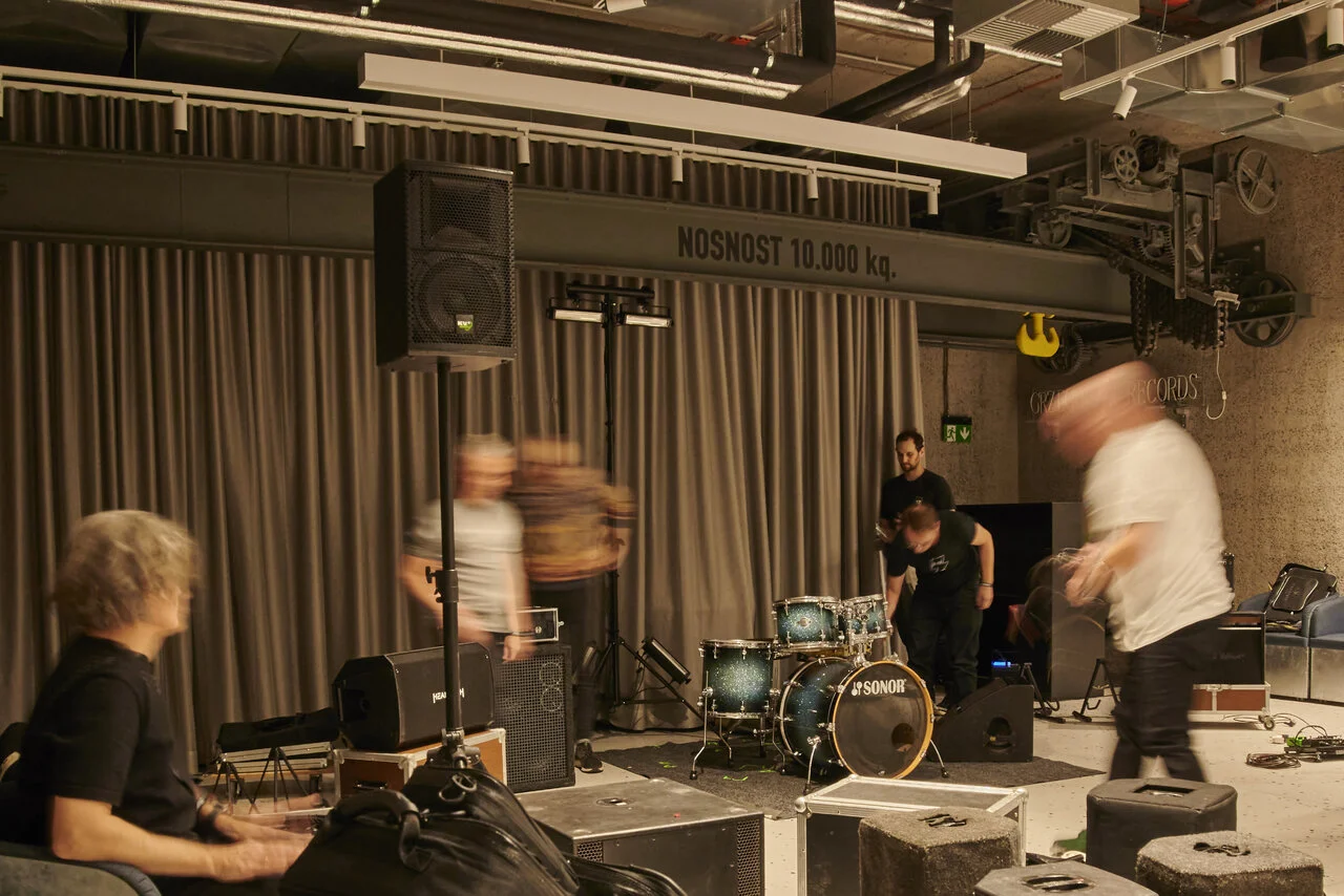 RUD_5560RUD_5560 bb.webp