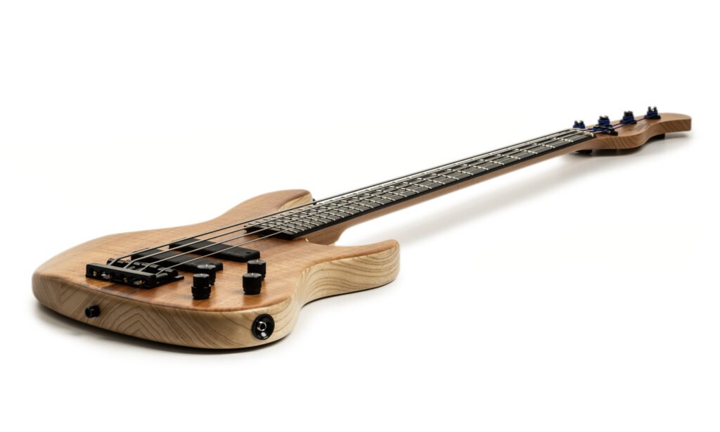 Sadowsky_MetroLine_24_Fret_Modern_Bass_2025_Limited_Edition_2025_Review_Test_Totale5-1024x614.jpg