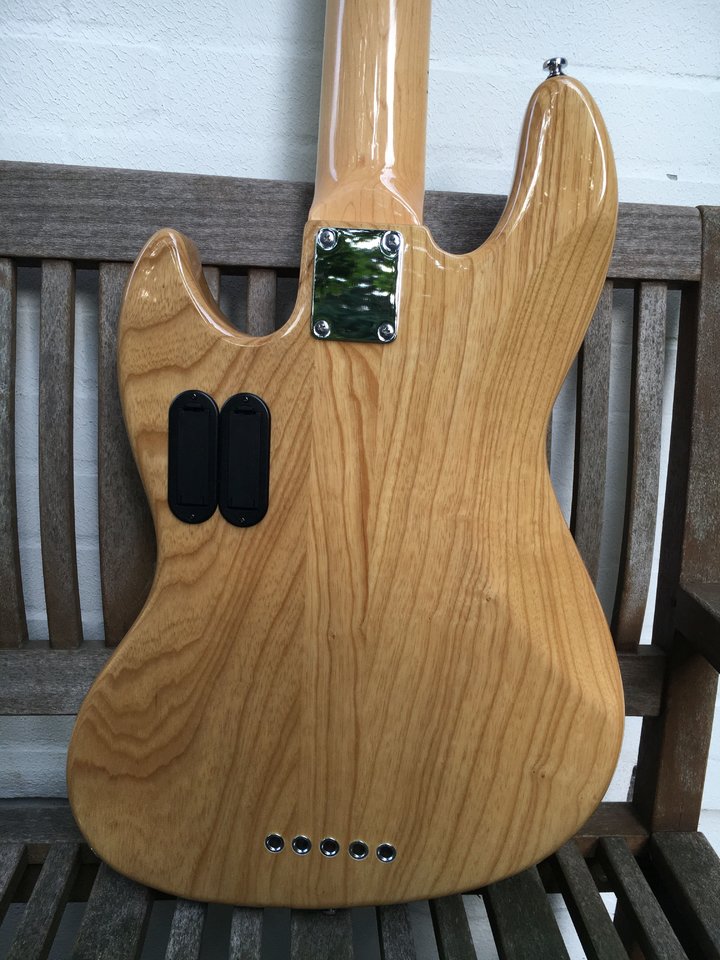 siremarcusmillerv7fretless8.jpg