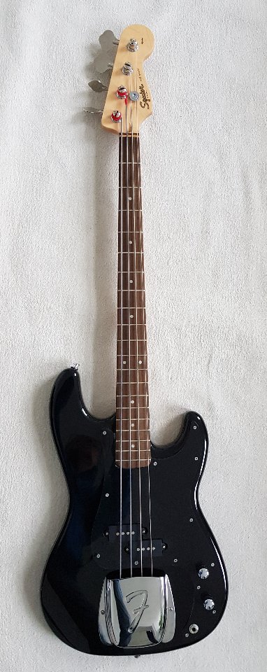 Squier Preci mit Jazz-Bass hals.jpg