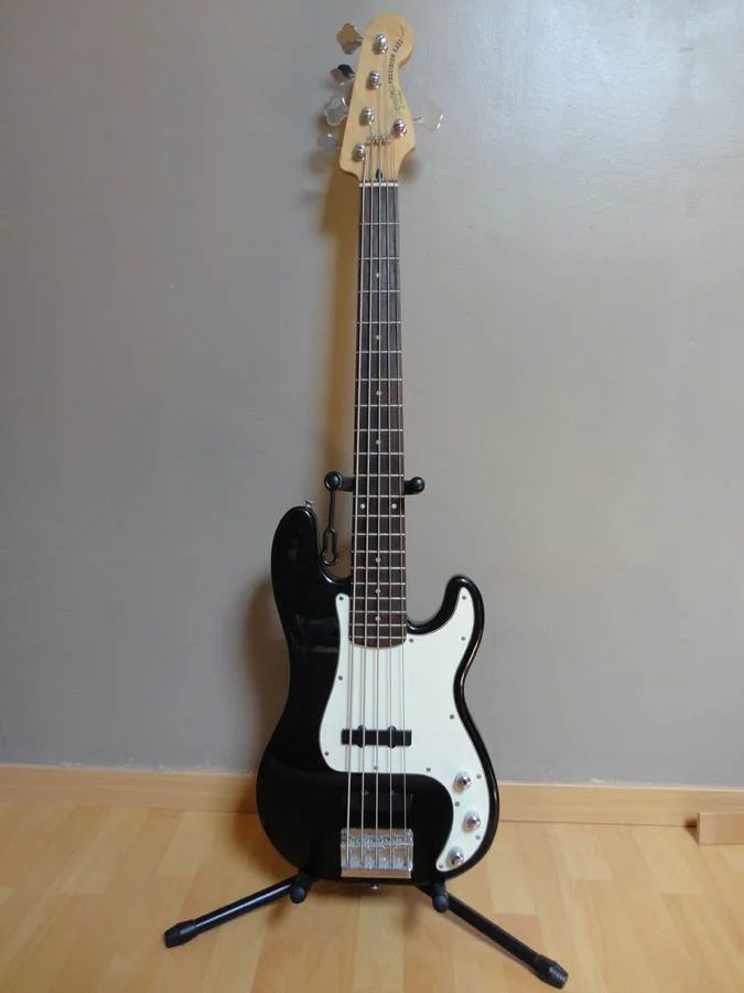 squier-standard-p-bass-special-v-406826.webp