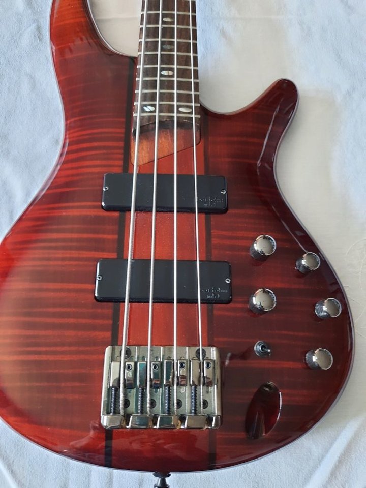 sr700.jpg