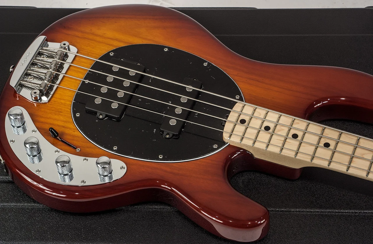 stingray-bass-4-hs-3eq-mn-hd-4-126084.webp