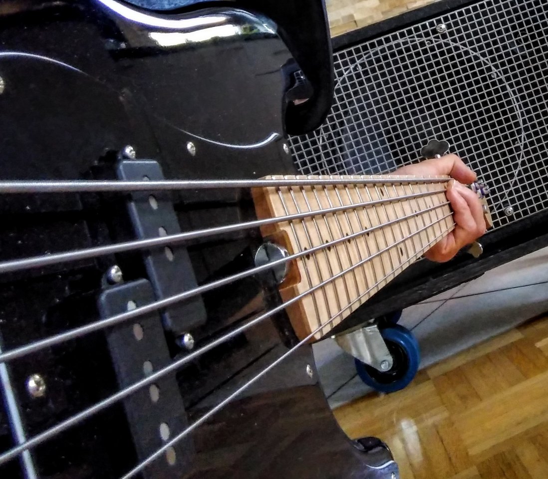 Vincent bass1 .jpg