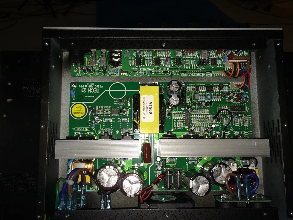 VT Bass 500 Guts 2.jpg