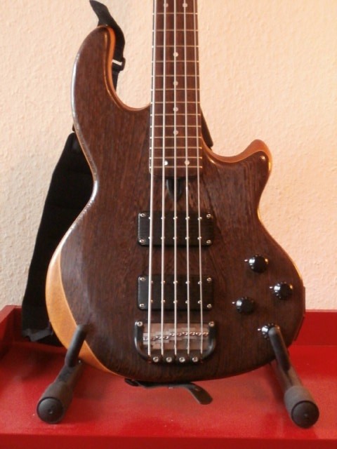 Wal1.jpg