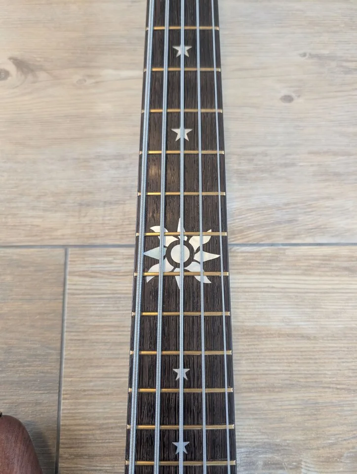 Warwick Thumb NT (3).webp