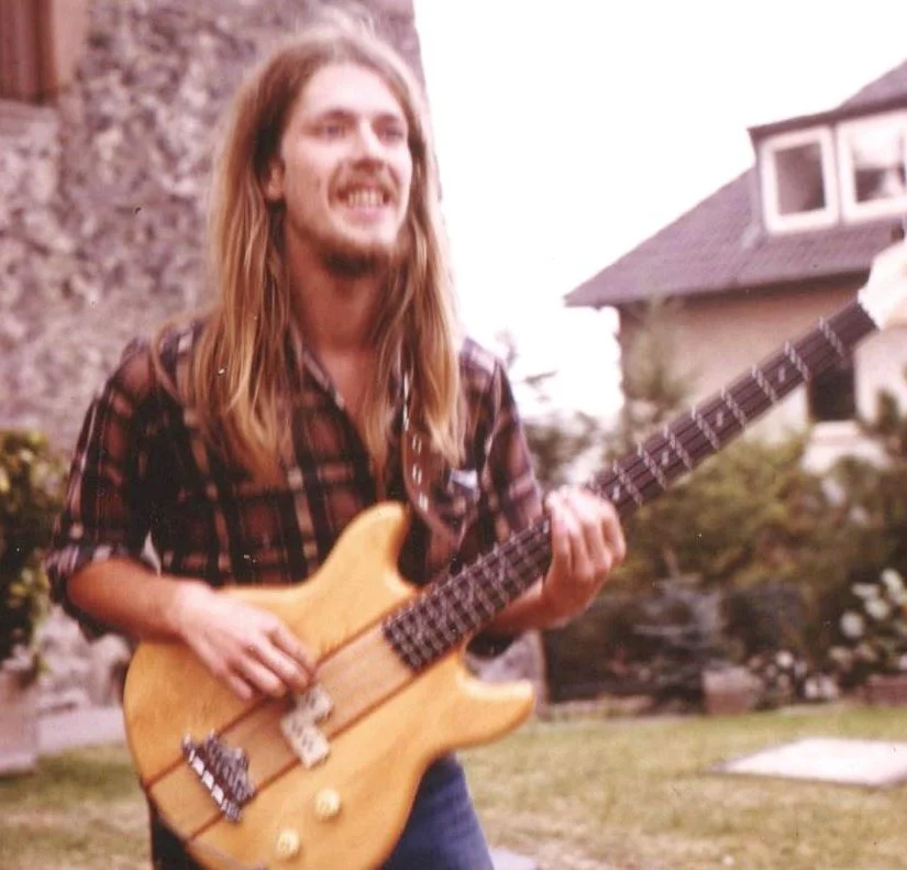 Wolfram am Bass Anfang 80ger.webp