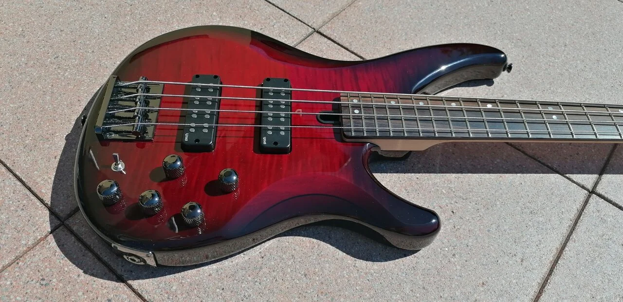 Yamaha TRBX604FM 02.webp