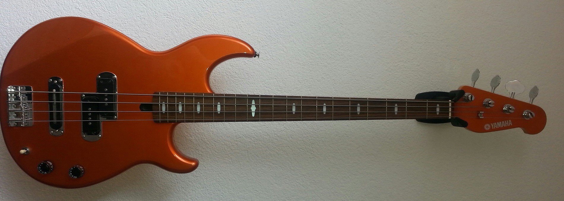 Yamahabass.jpg