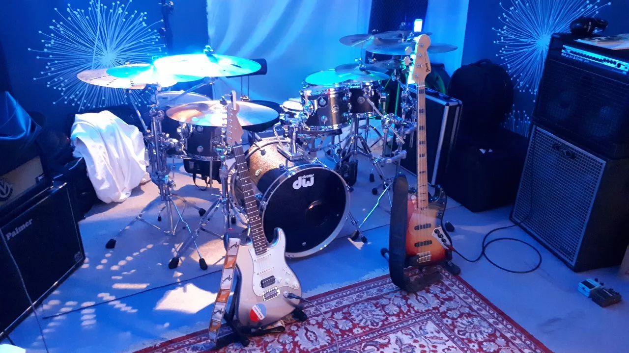 younghenry III orchestra - from right.jpg