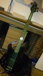 ibanez2.jpg ibanez2.jpg