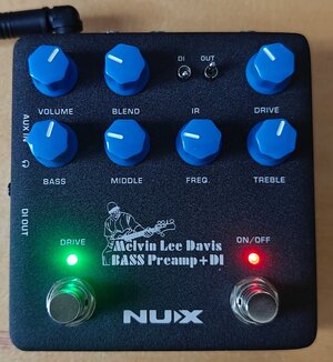 NUX Melvin Lee Davis Bass Preamp + DI, 1 J. alt, wie neu