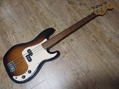 Squier Preci Bass Made in China 1997