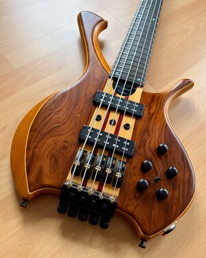 Laurus Quasar Custom 5 Bass