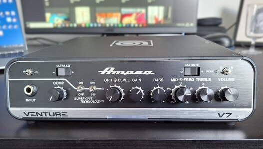 Ampeg Venture V7 (exchange with effects)