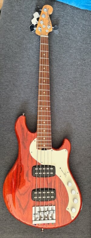 Fender American Deluxe Dimension Bass V – 5-String E-Bass