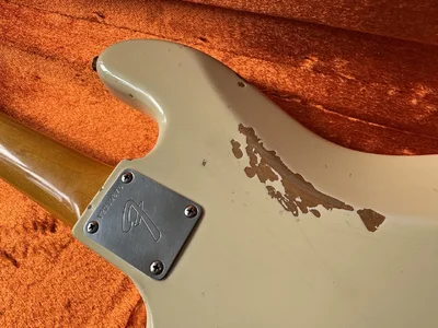 Fender AVII 66 Jazz Bass - 1.webp