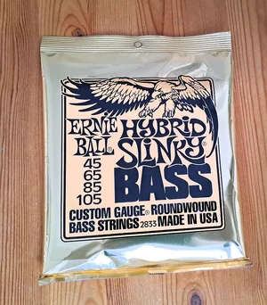 Ernie Ball Hybrid Slinkys