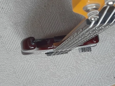 6Clover Hals von der Seite.webp