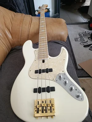Maruszczyk Elwood Customshop 32 White