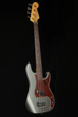 SUCHE: Fender Sean Hurley Signature Precision P-Bass in Charcole Frost