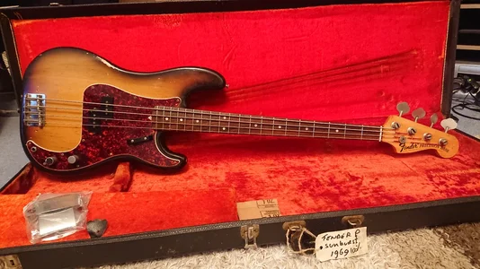 Fender Precision 1969 - 100 original - OSHC