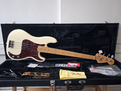 SUCHE: Fender American Pro Precision Maple Fretboard