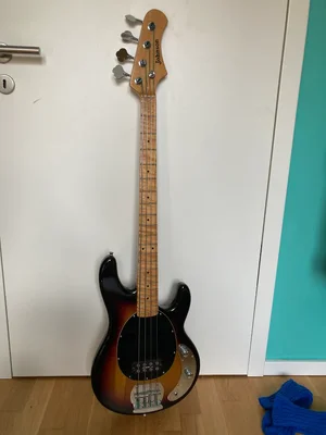 Johnson E-Bass - musicman style