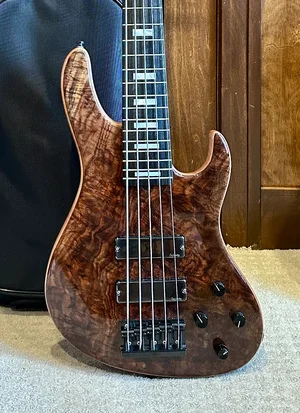 Sadowsky NYC/Japan 5-string Wanted