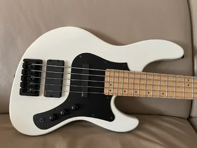 FGN J-Standard Mighty Jazz Dark Evo 5 Saiter Bass