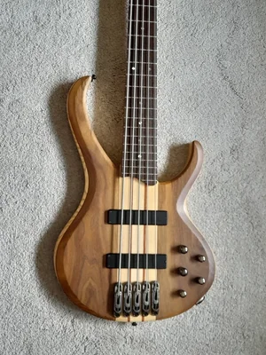 2 Ibanez BTB675 Korpus.webp