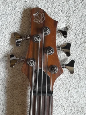3 Ibanez BTB675 Kopfplatte.webp