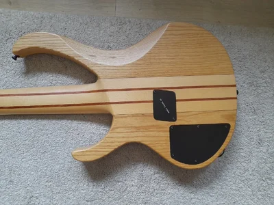 4 Ibanez BTB675 KorpusRückseite.webp