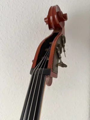 SUCHE YAMAHA SILENT BASS