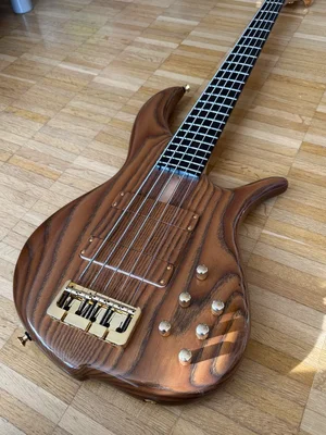 F Bass BN5