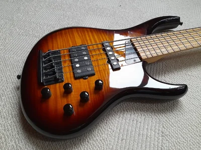 MTD Kingston Heir 5 Saiter Bass, 35", nur 3,9 kg, Korea !