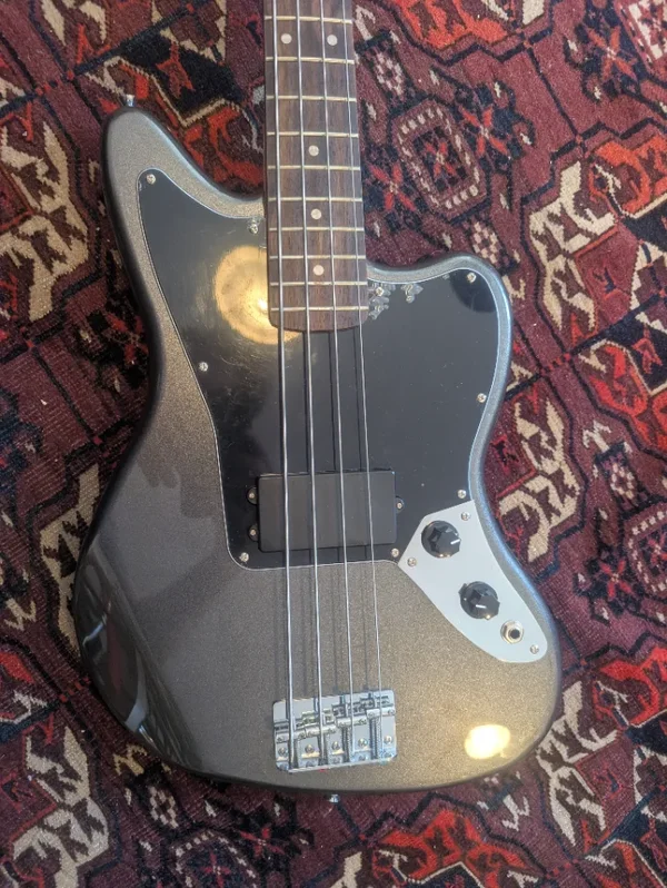 Squier Jaguar Bass 32" neuwertig