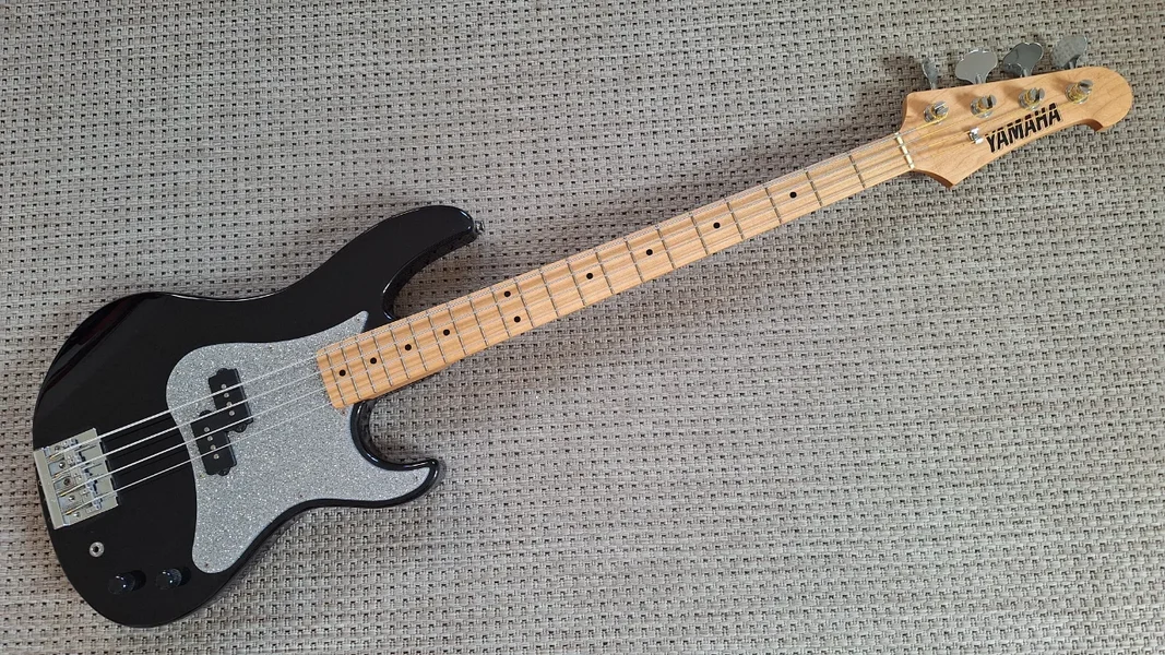 Yamaha Attitude Plus M mit Upgrades (u.a. Lollar-PU)