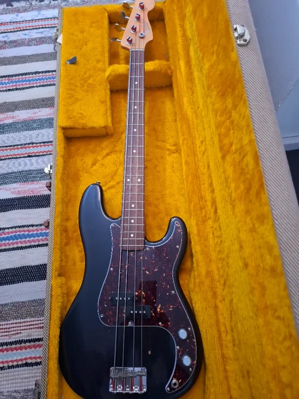 Fender Precision Bass AVRI 62