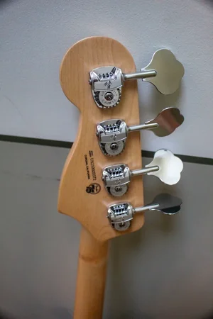 Fender04.webp