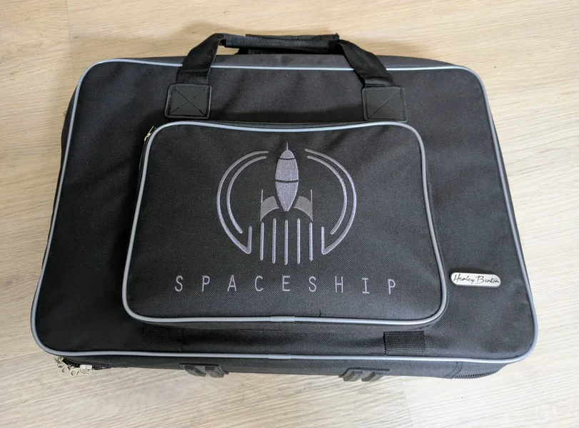 Harley Benton Spaceship Power 40-B -  Pedal-Board mit akkubetriebener Mehrfachstromversorgung