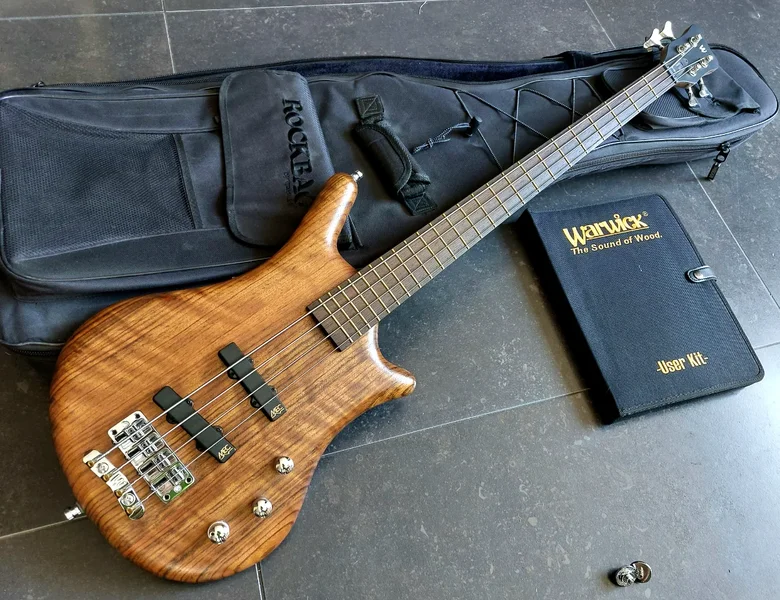 Warwick Thumb bo4 pro 2023